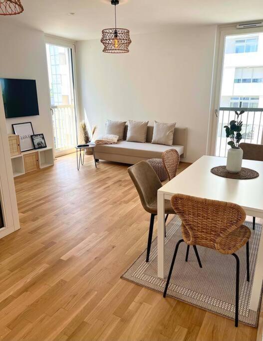 Donaublick Oasis: Stylische Wohnung Виена Екстериор снимка
